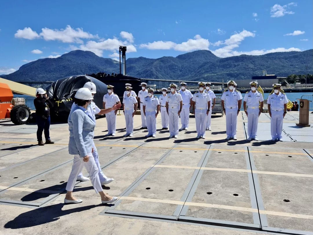 L’ambassadeur de France au Brésil visite les installations du programme brésilien de sous-marins