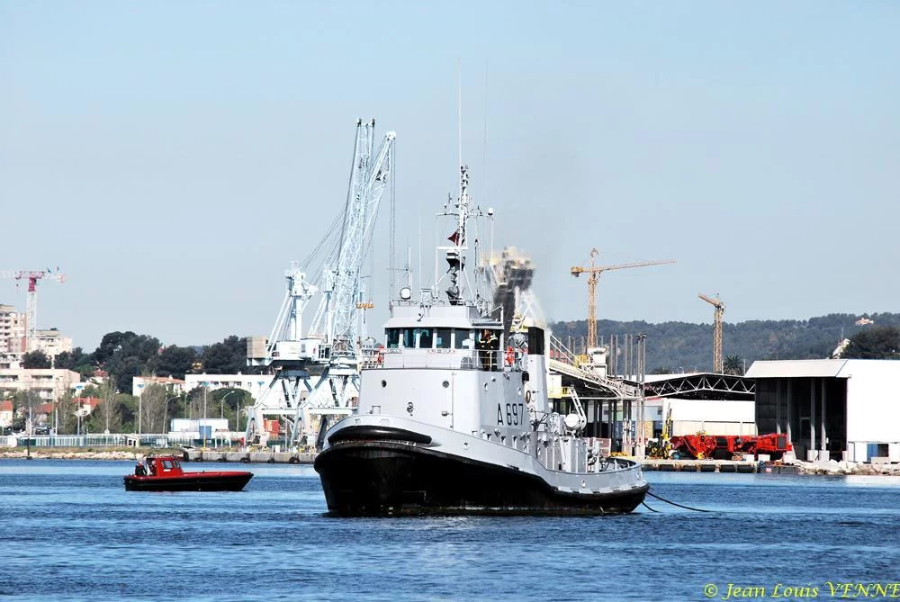 Le remorqueur côtier Bison