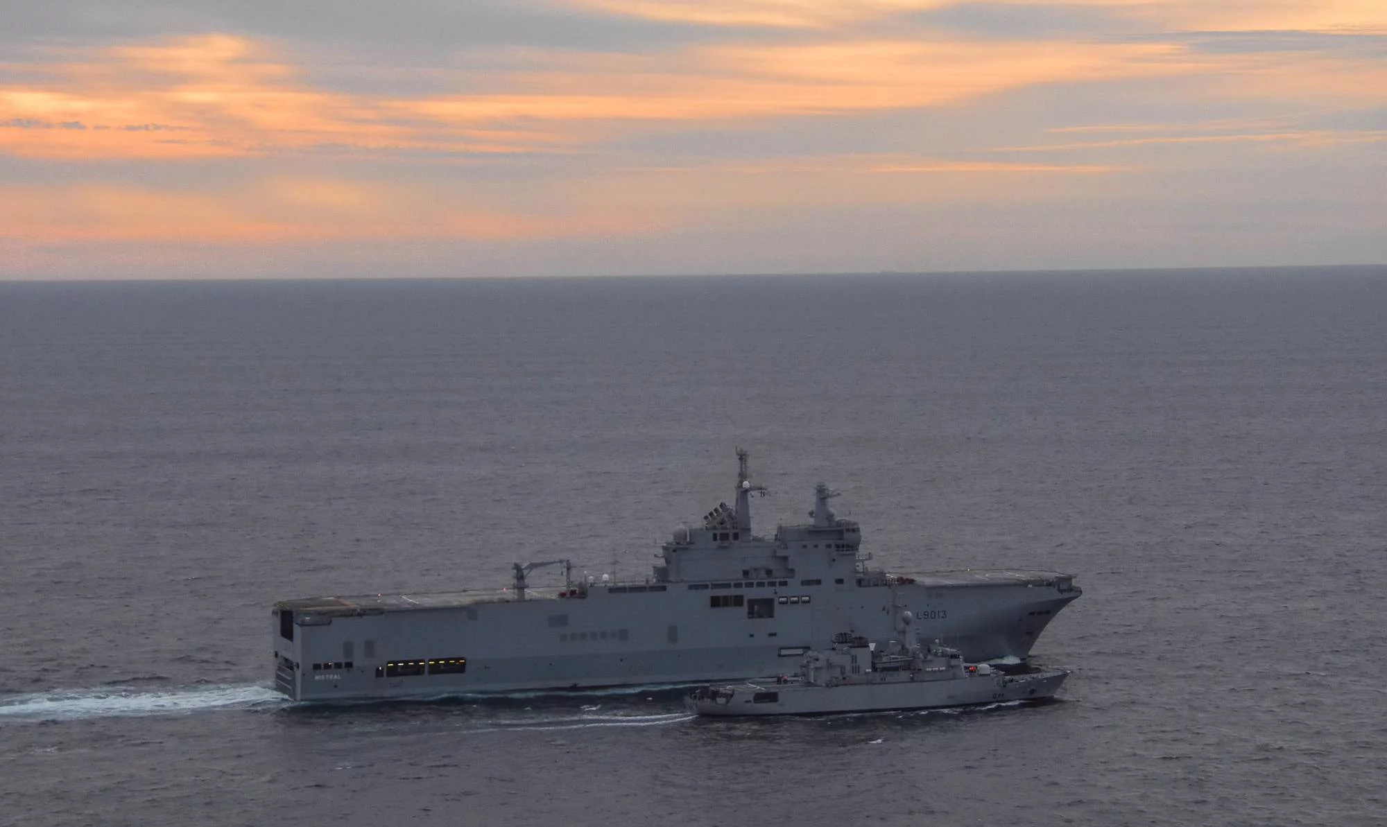 Le Mistral et la frégate marocaine Mohammed V