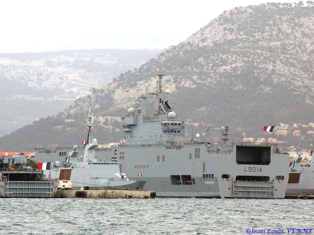 Le Tonnerre à quai à Toulon