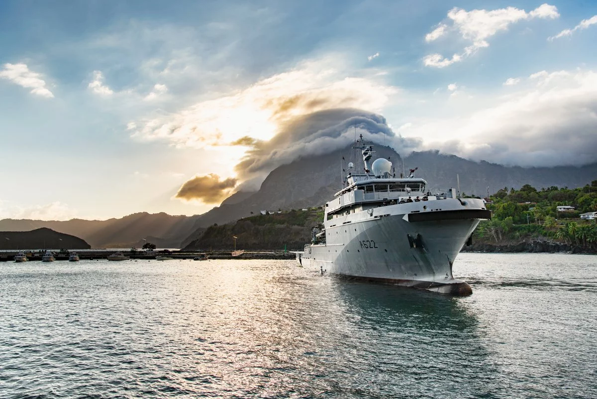 Le bâtiment de soutien et d'assistance outre-mer Bougainville