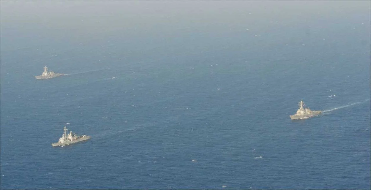 Le Cassard et les destroyers de l’US Navy, le Laboon et le Ross