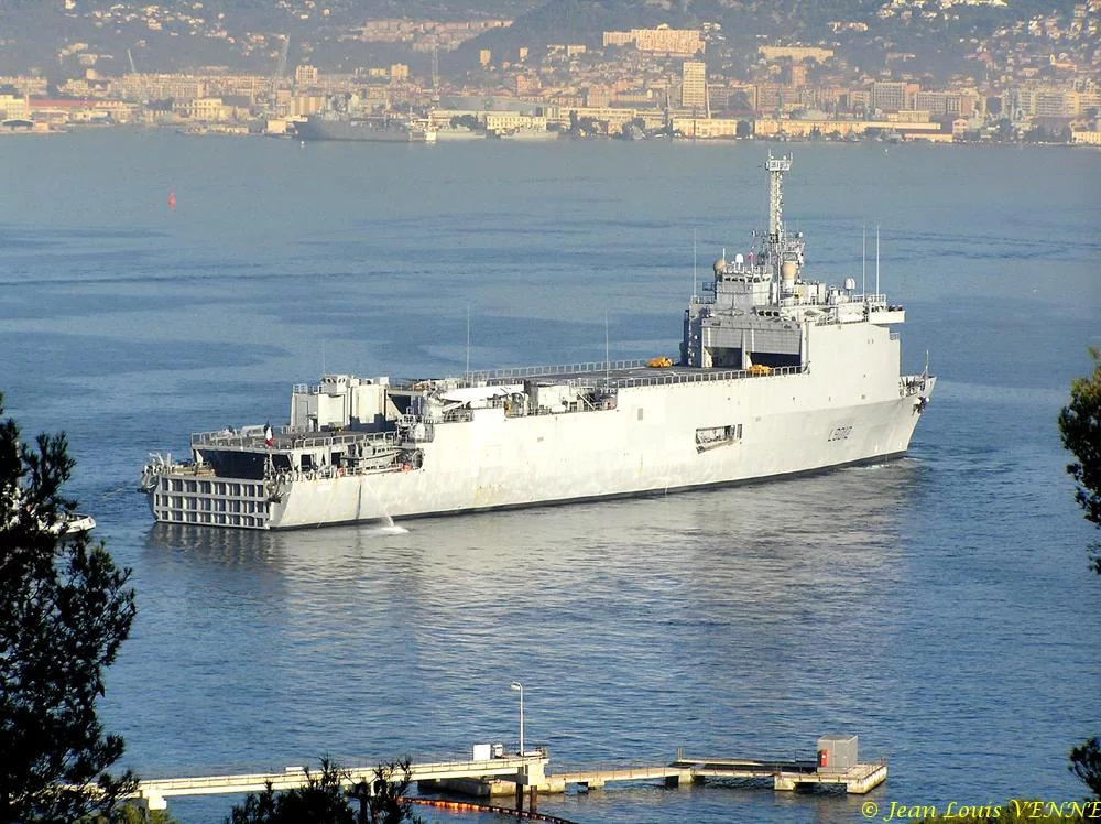 Le Siroco quitte le Lazaret pour Toulon