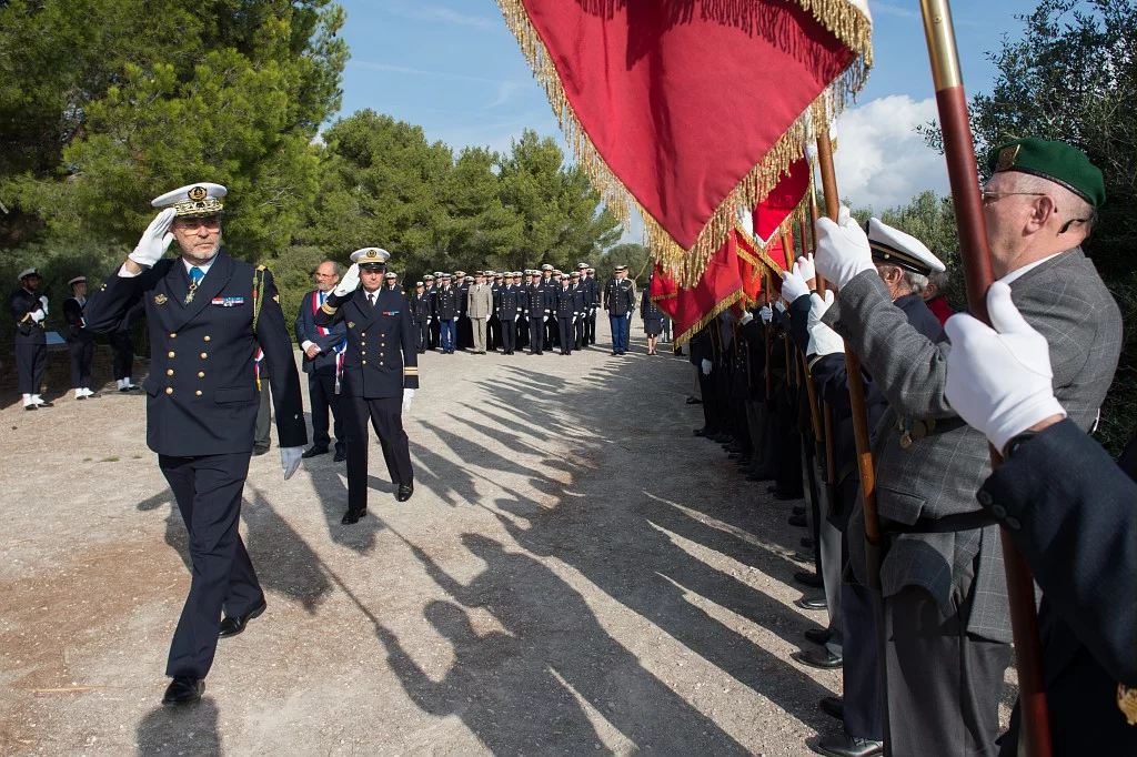 Cérémonie d'hommage aux 1 600 « marins du ciel » disparus en service aérien