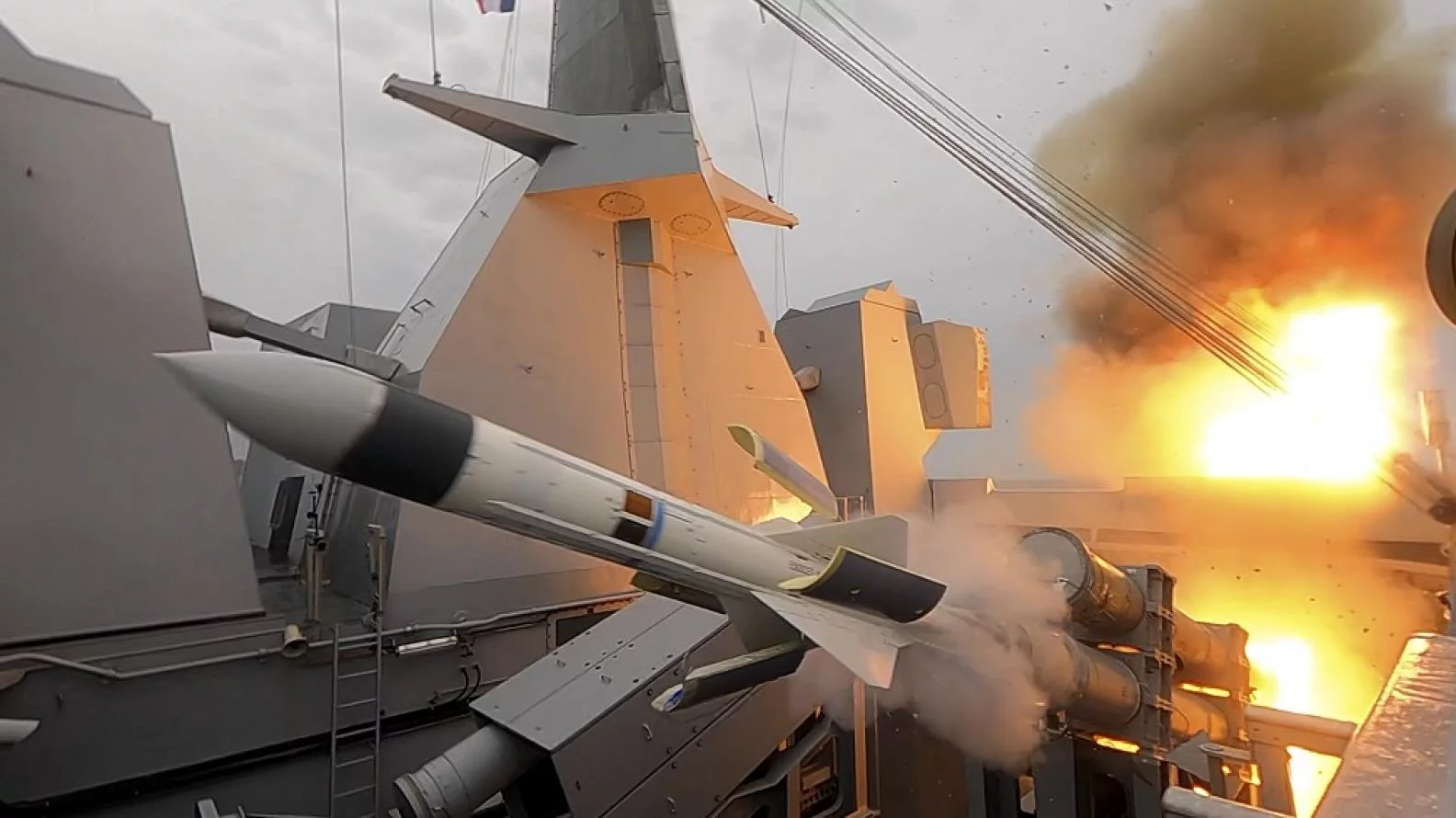 Tir d'un missile MM40 Block 3C