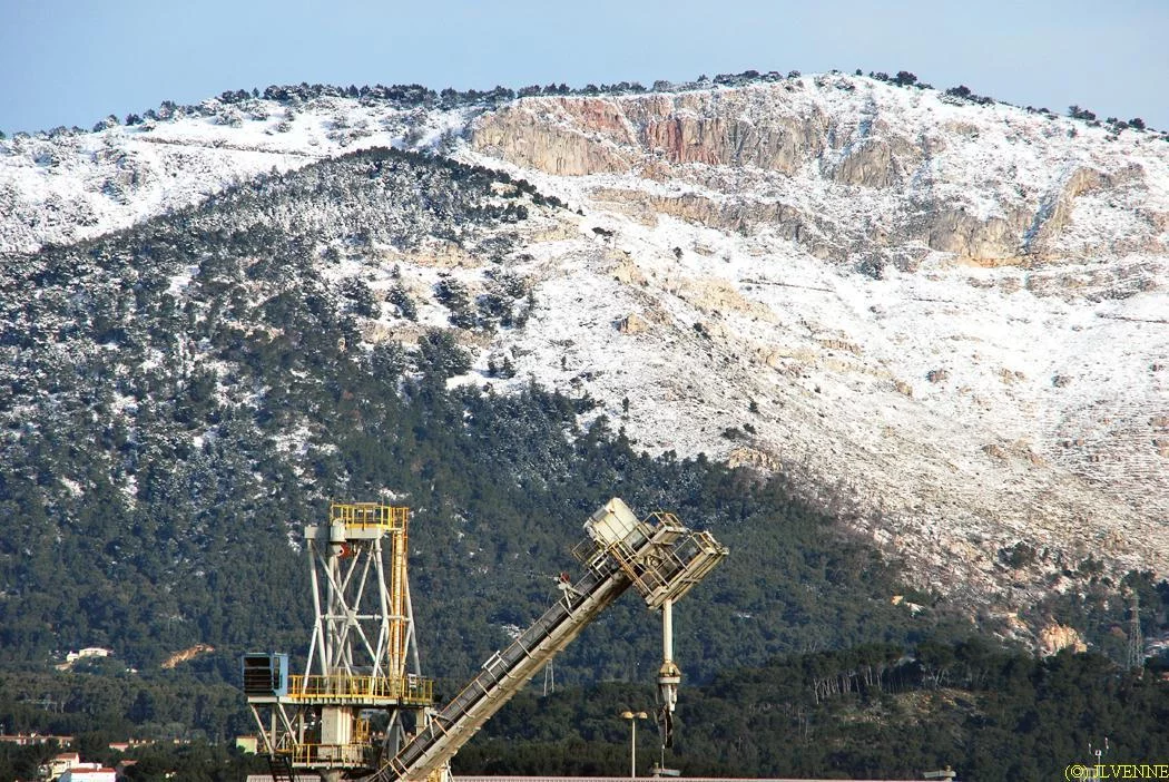 Toulon et ses montages enneigées