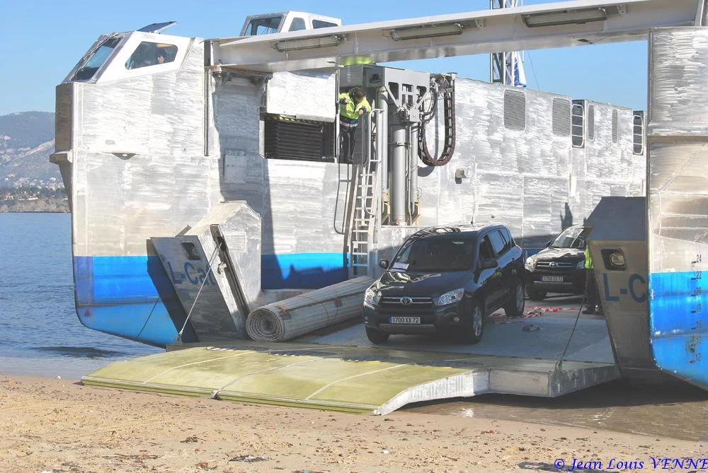 Premier plageage du L-CAT avec matériel roulant