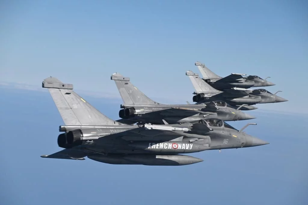 4 chasseurs Rafale du groupe aéronaval