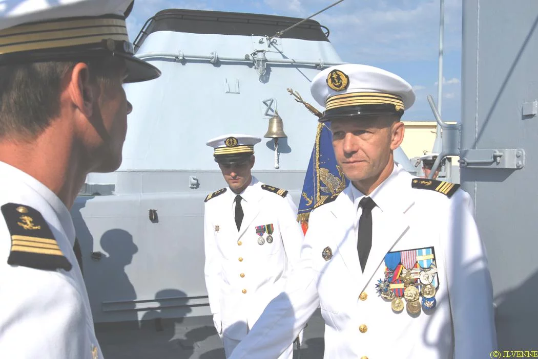 Première inspection de l'équipage par le nouveau commandant