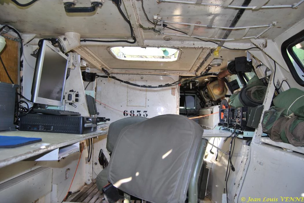 Intérieur d'un véhicule de l'armée de terre