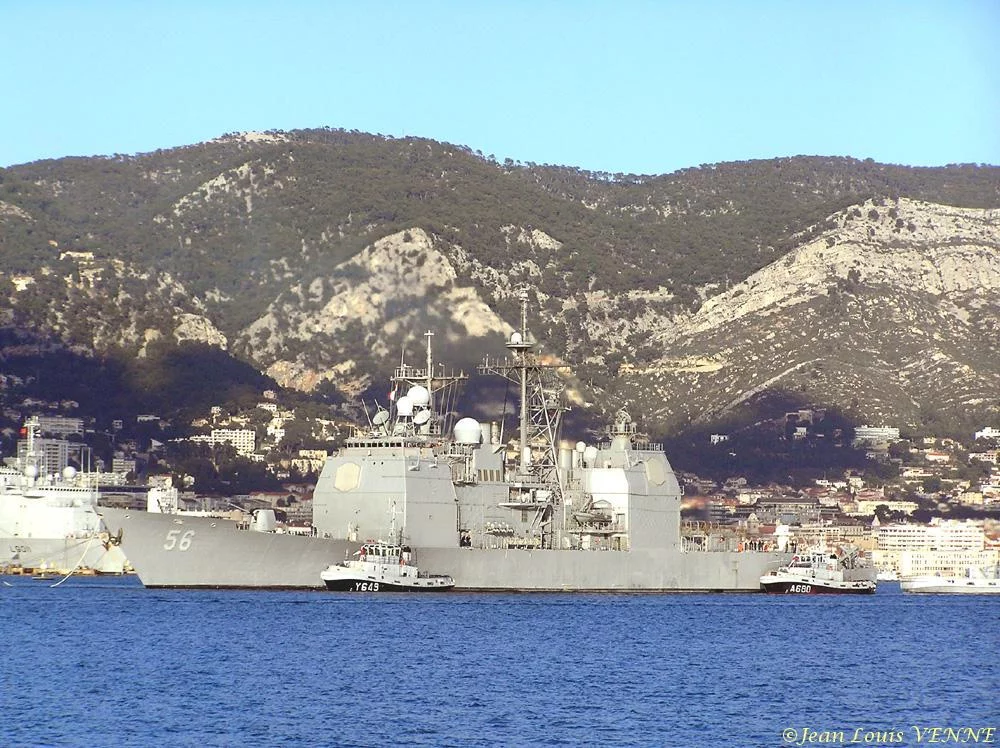 Le San Jacinto arrive Ã  Toulon