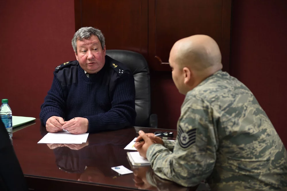 L'amiral Guillaume s'entretient avec des experts américains