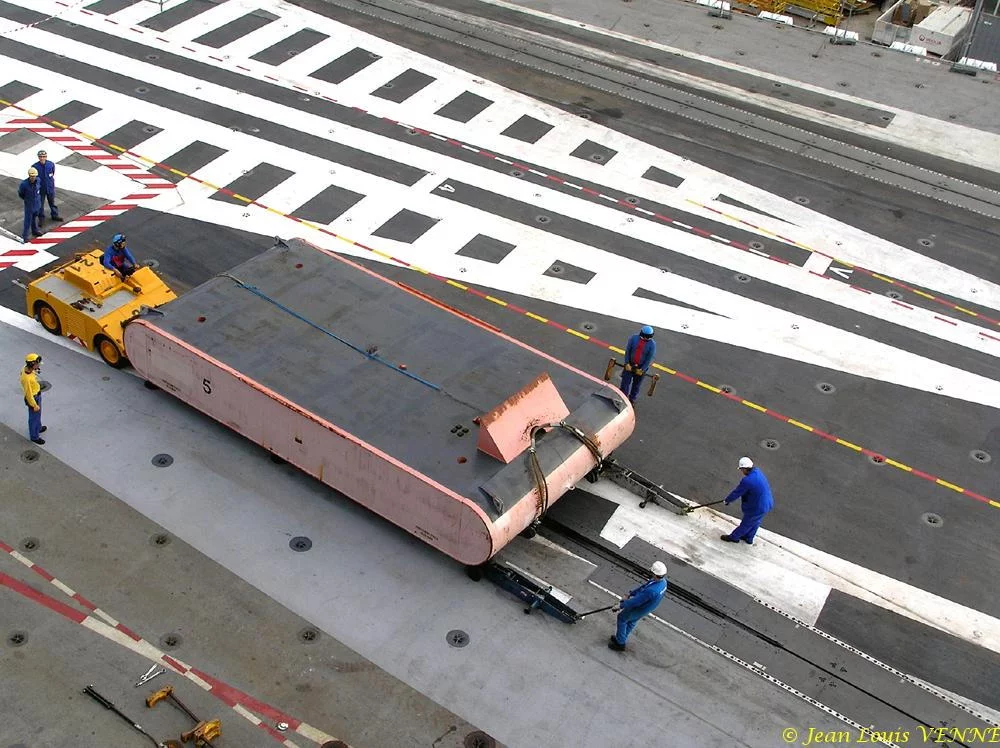 Essais des catapultes du Charles de Gaulle