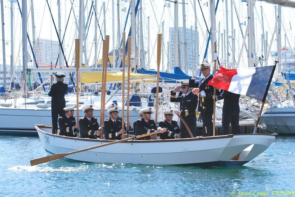 L'amiral Tandonnet sur la baleinière traditionnelle