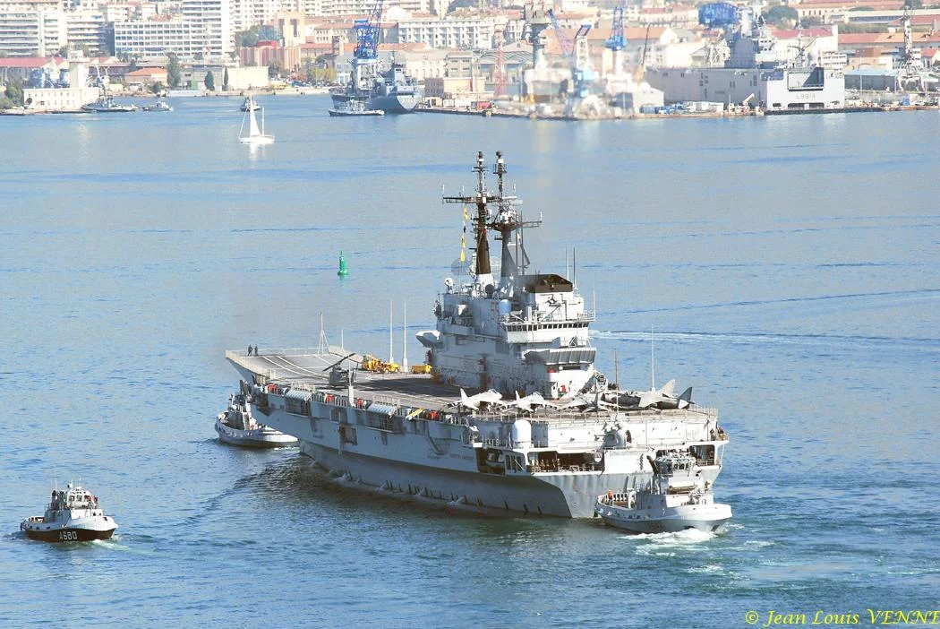 Porte-avions italien Garibaldi