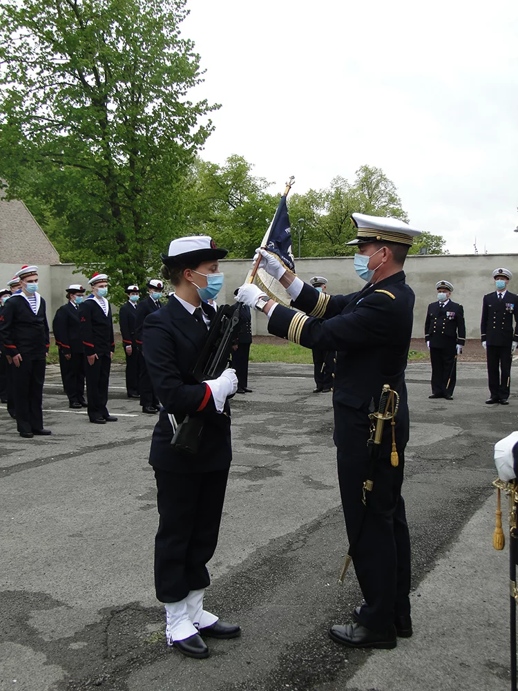 Remise de fanion à la préparation militaire Marine Eric Tabarly de Lille