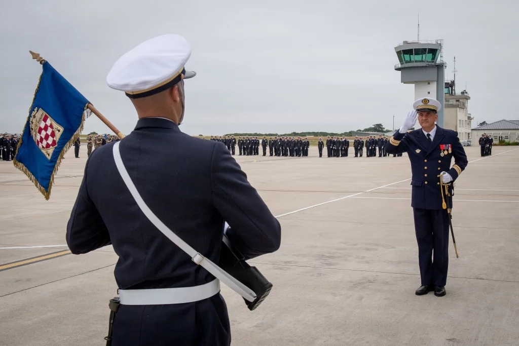 Le capitaine de vaisseau Eric d’Astorg, nouvau commandant de la base d’aéronautique navale (BAN) de Lanvéoc-Poulmic