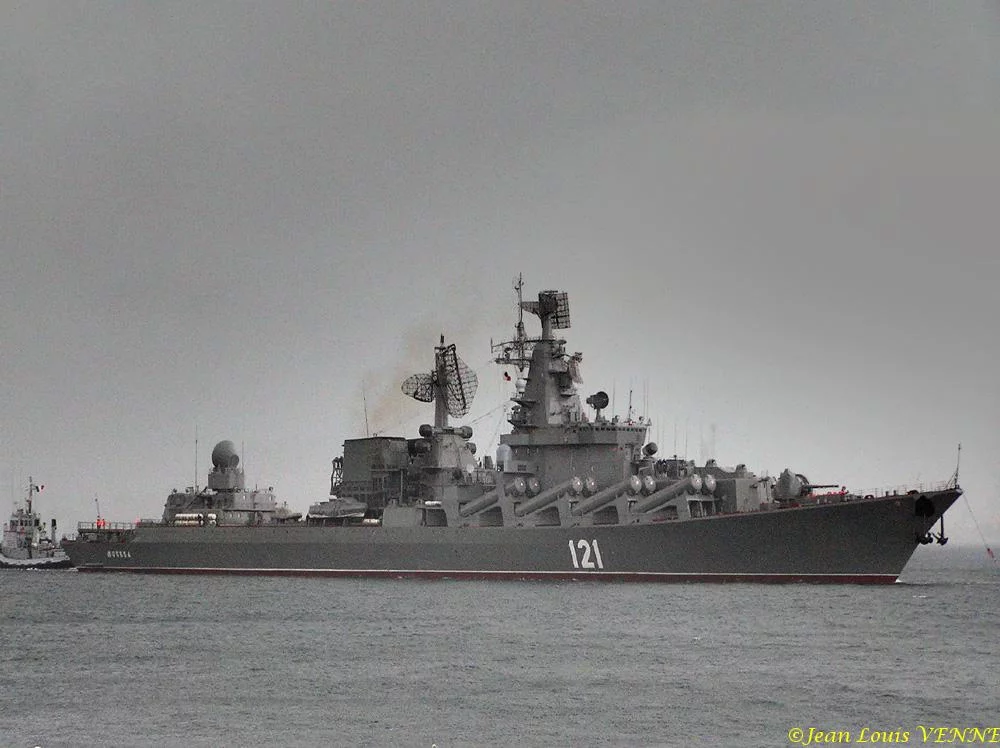 Le Moskva quitte Toulon