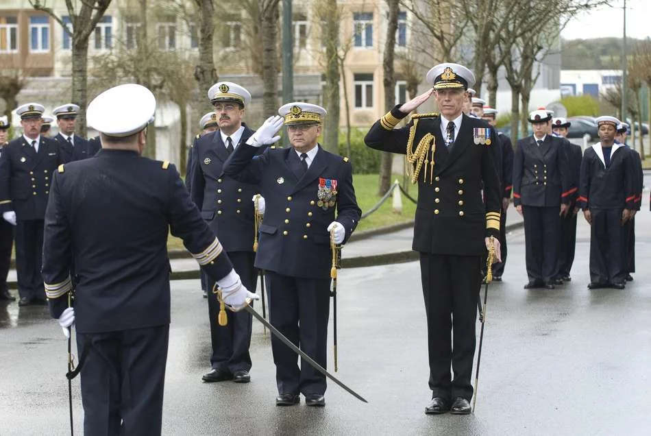 Présentation au drapeau de la nouvelle promotion de l’École de maistrance