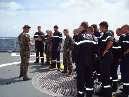 Séance de tir à bord du Surcouf