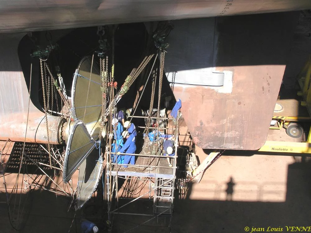 La seconde hélice du porte-avions