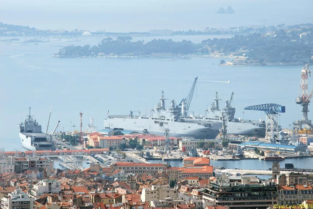 Les BPC Mistral et Tonnerre aux bassins Vauban