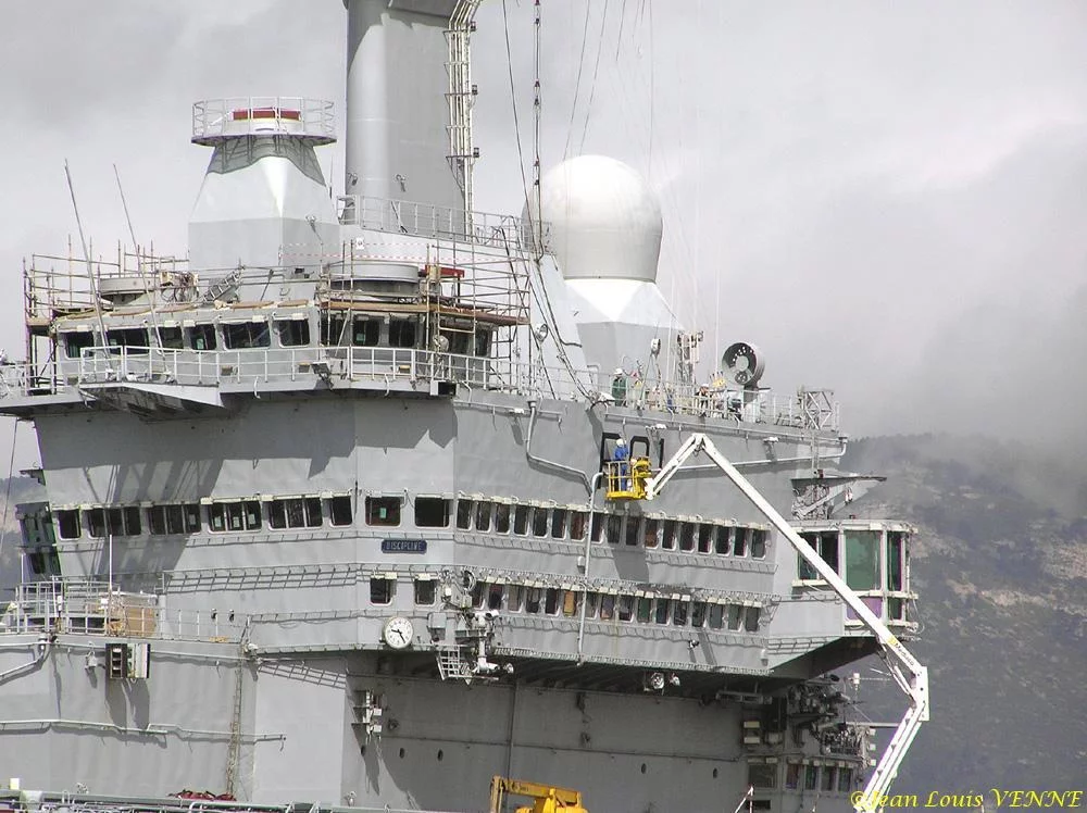 Peinture de lâ€™Ã®lot/passerelle du Charles de Gaulle