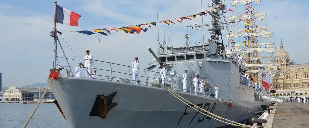 L’aviso Jacoubet et la marine mexicaine en escale à Marseille