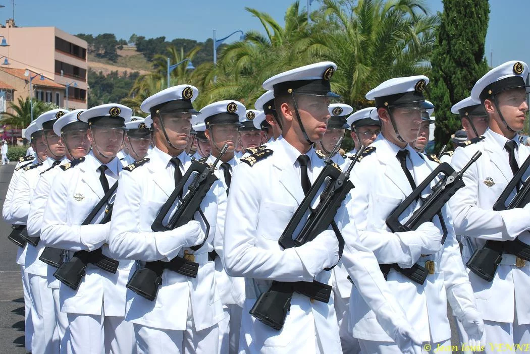 Défilé du CIN précédé de la musique