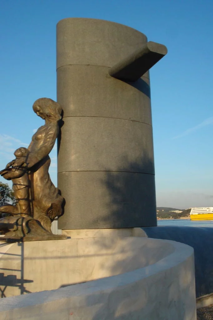 Monument dédié à la mémoire des Sous-Mariniers