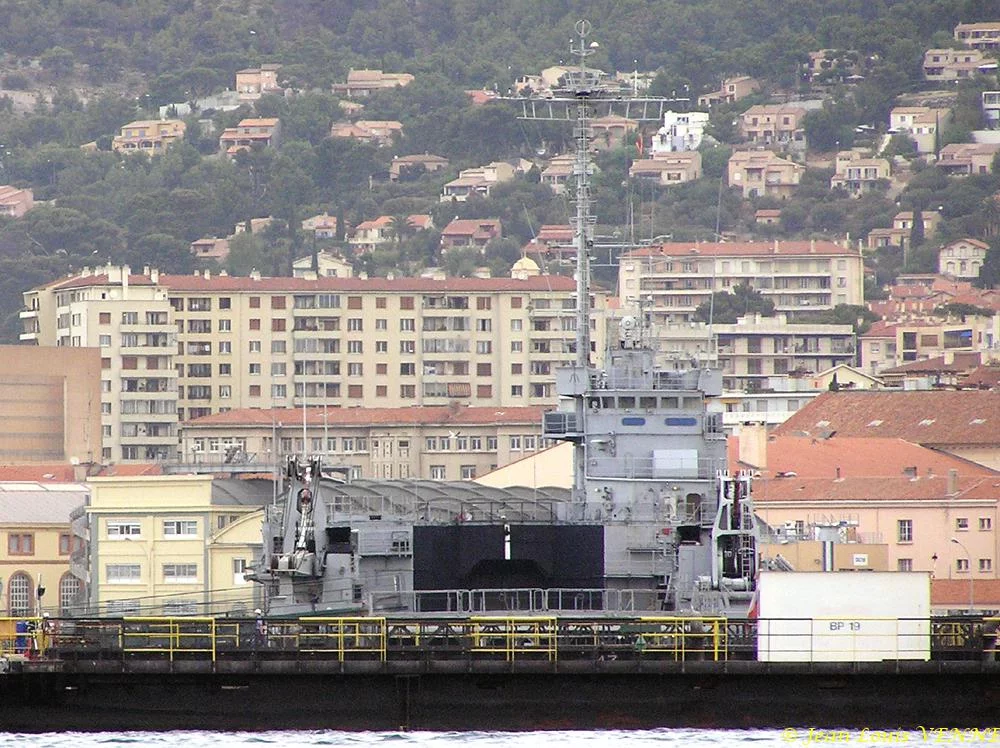 L'Ouragan est entré en cale sèche