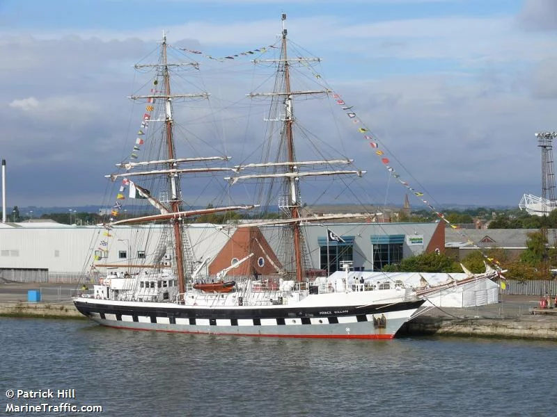 Un voilier de la marine pakistanaise fait escale à Brest
