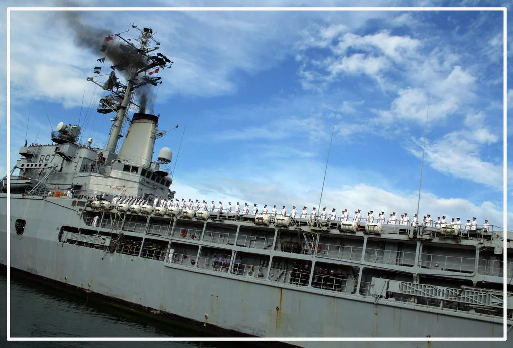 La Jeanne d’Arc entre à Port les Galets