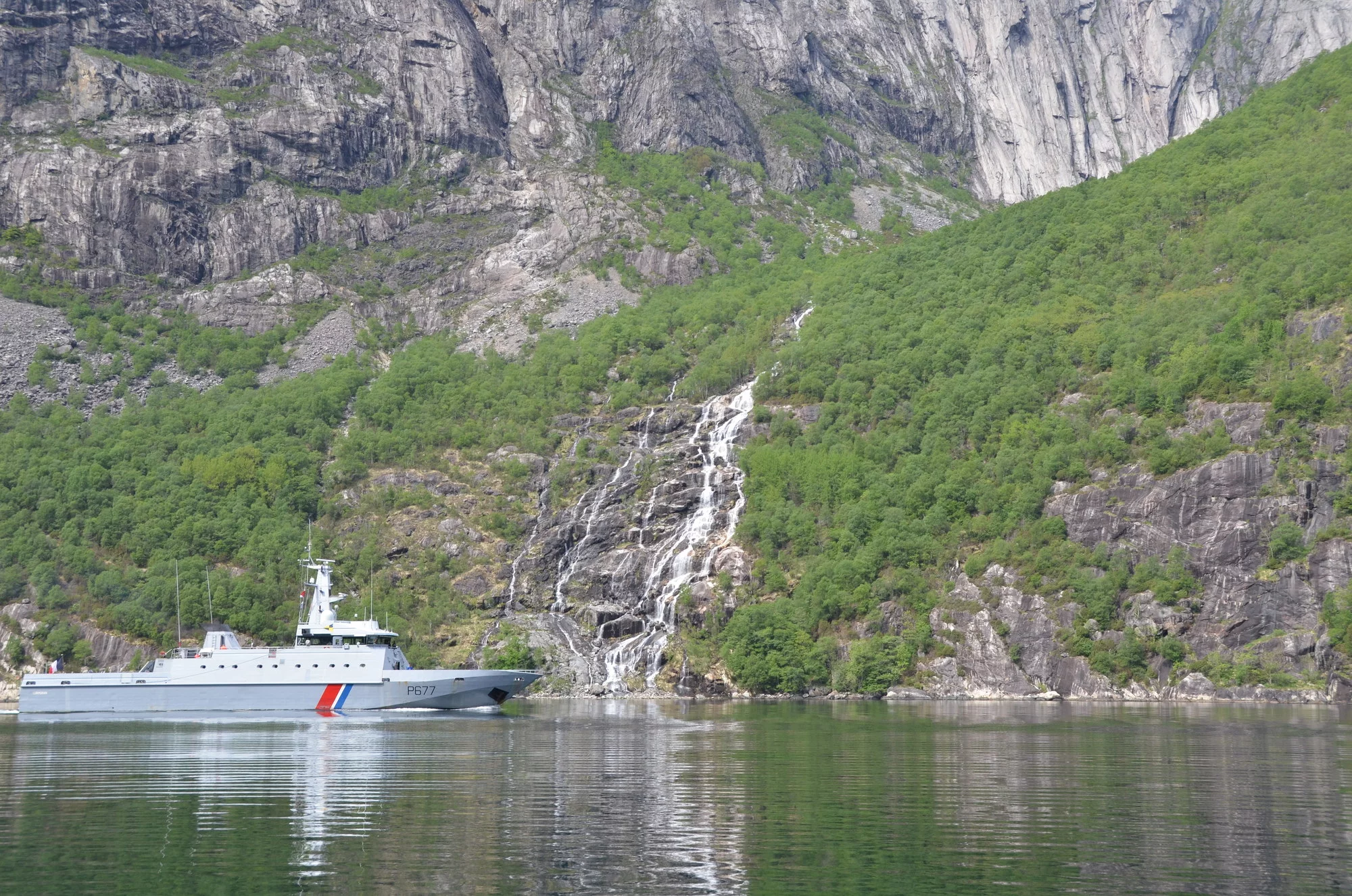 Le patrouilleur Cormoran dans les fjords norvégiens