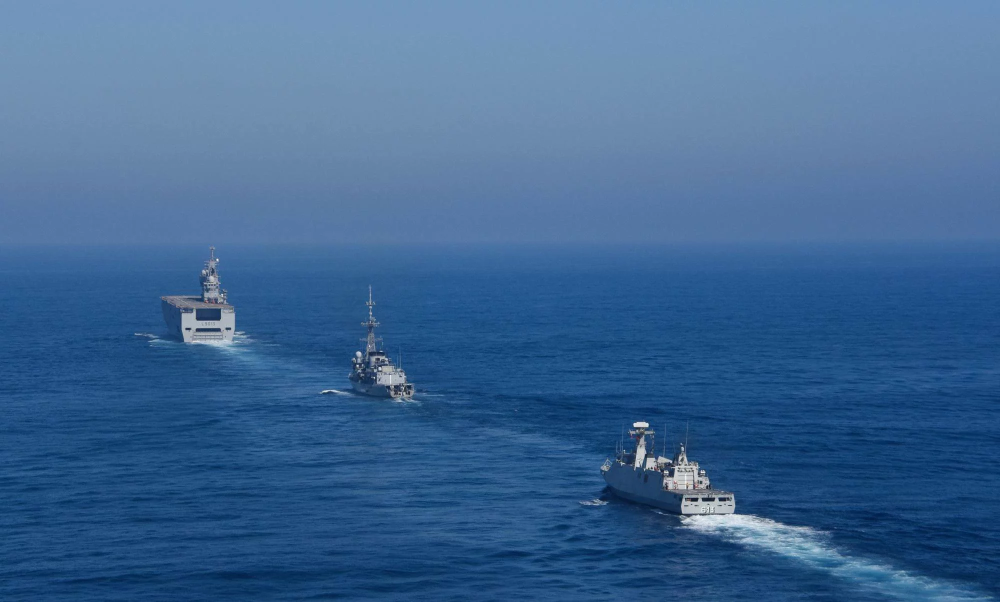Exercice Passex entre le Mistral, le Primauguet et un navire marocain
