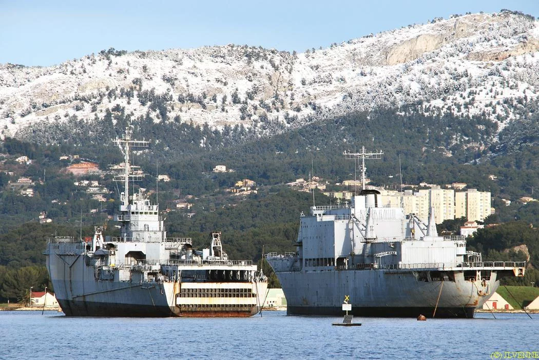 Toulon et ses montages enneigées
