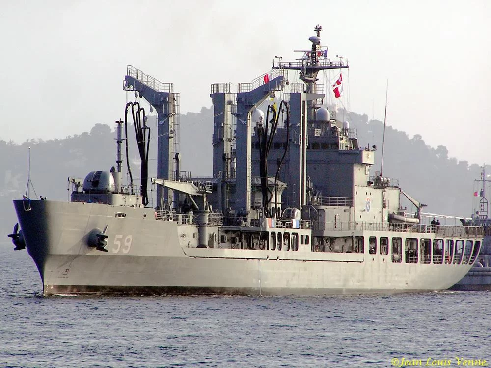 Le pétrolier-ravitailleur HWACHEON