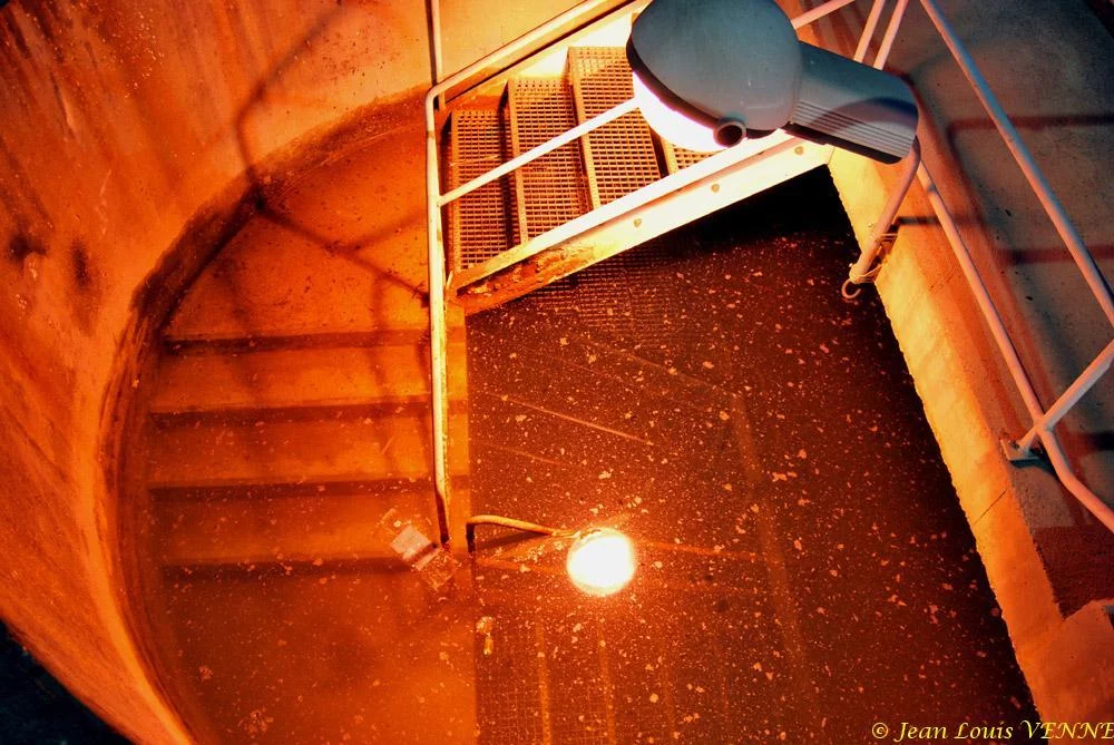 Le Charles de Gaulle sort du bassin