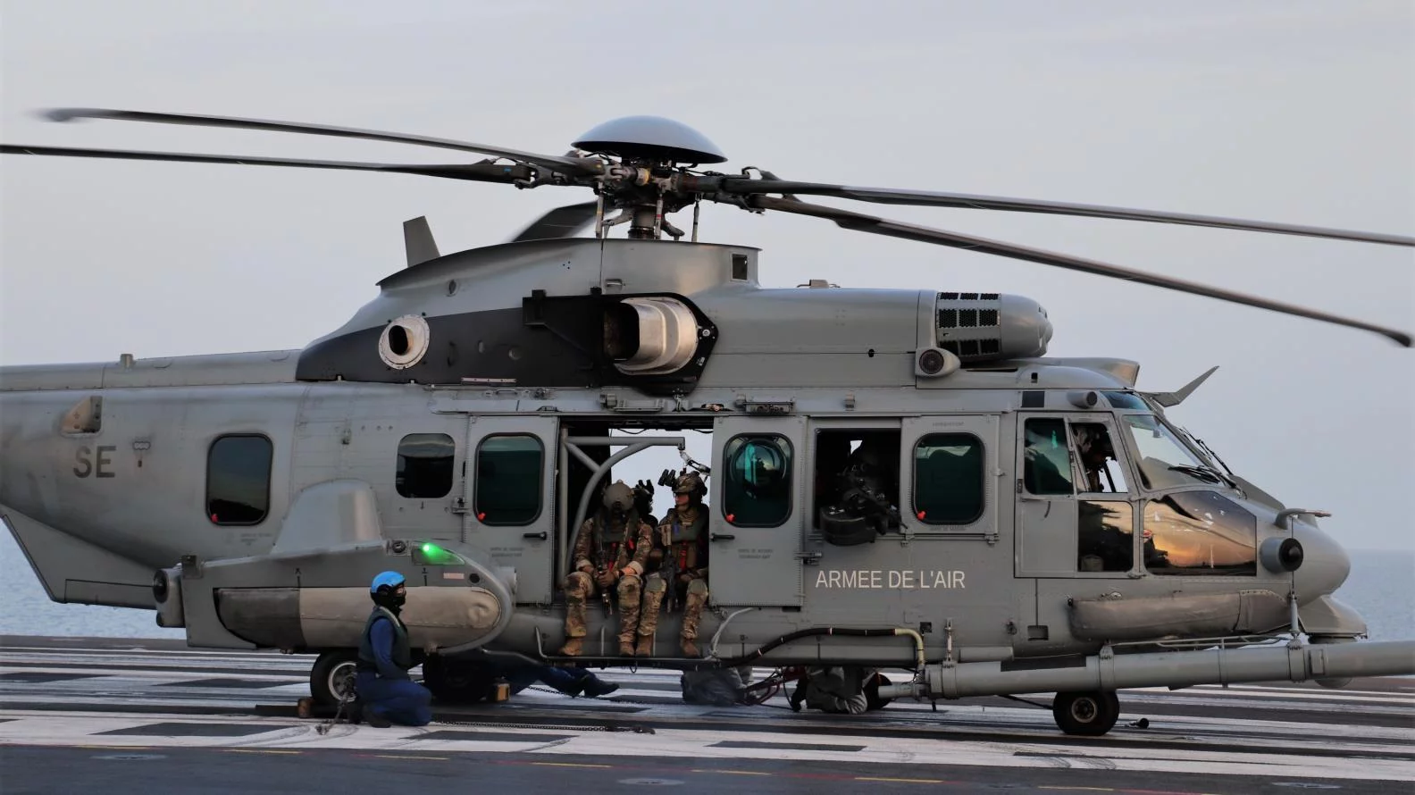 Un hélicoptère Caracal de l’escadron d’hélicoptères 1/67 « Pyrénées »