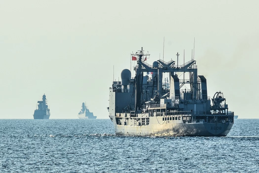 Le bâtiment de commandement et de ravitaillement Var