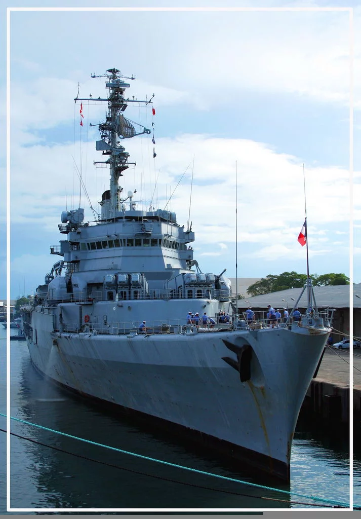 La Jeanne d’Arc entre à Port les Galets