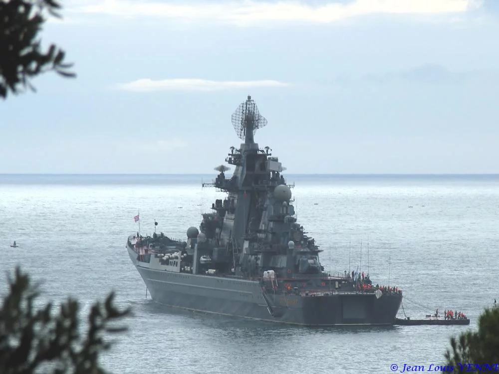 Le croiseur nucléaire russe Pierre le Grand à Toulon