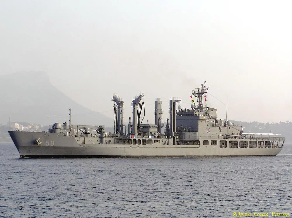 Le pétrolier-ravitailleur HWACHEON