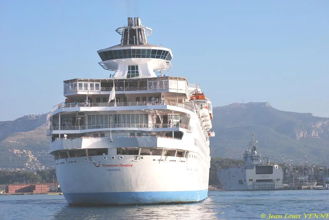 Le paquebot Thomson Destiny fait escale à La Seyne-sur-mer
