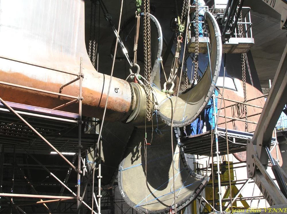 La seconde hélice du porte-avions