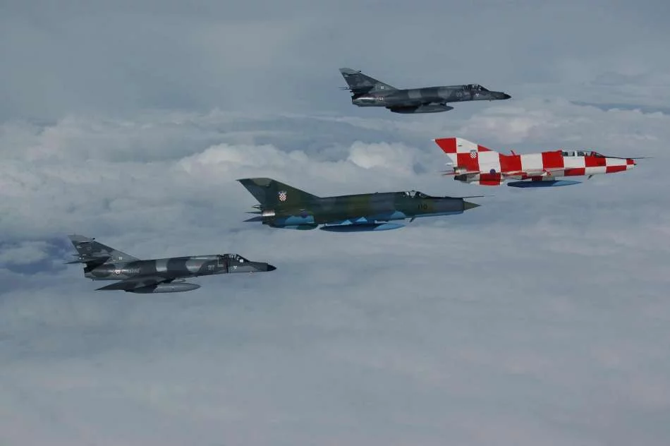 Les SEM de la 17F et les Mig 21 de l’armée de l’air Croate au dessus de l’Adriatique