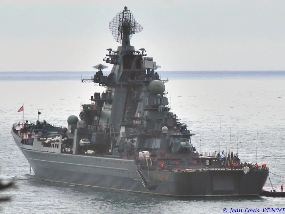 Le croiseur nucléaire russe Pierre le Grand à Toulon
