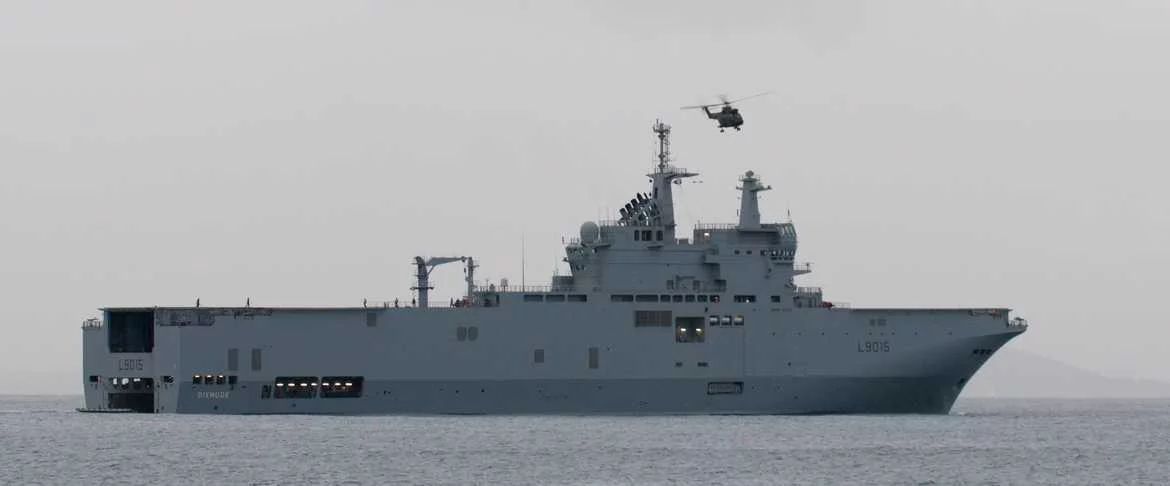 Entraînement pour les hélicoptères de combat à bord du Dixmude