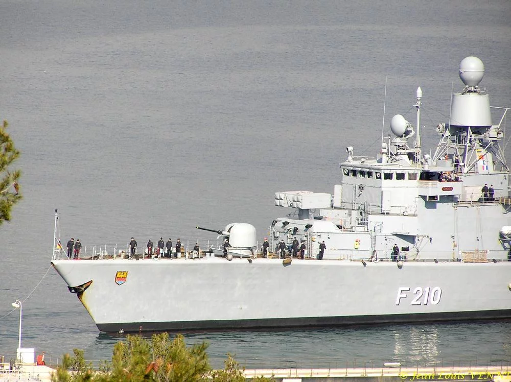 La frégate allemande Emden à Toulon