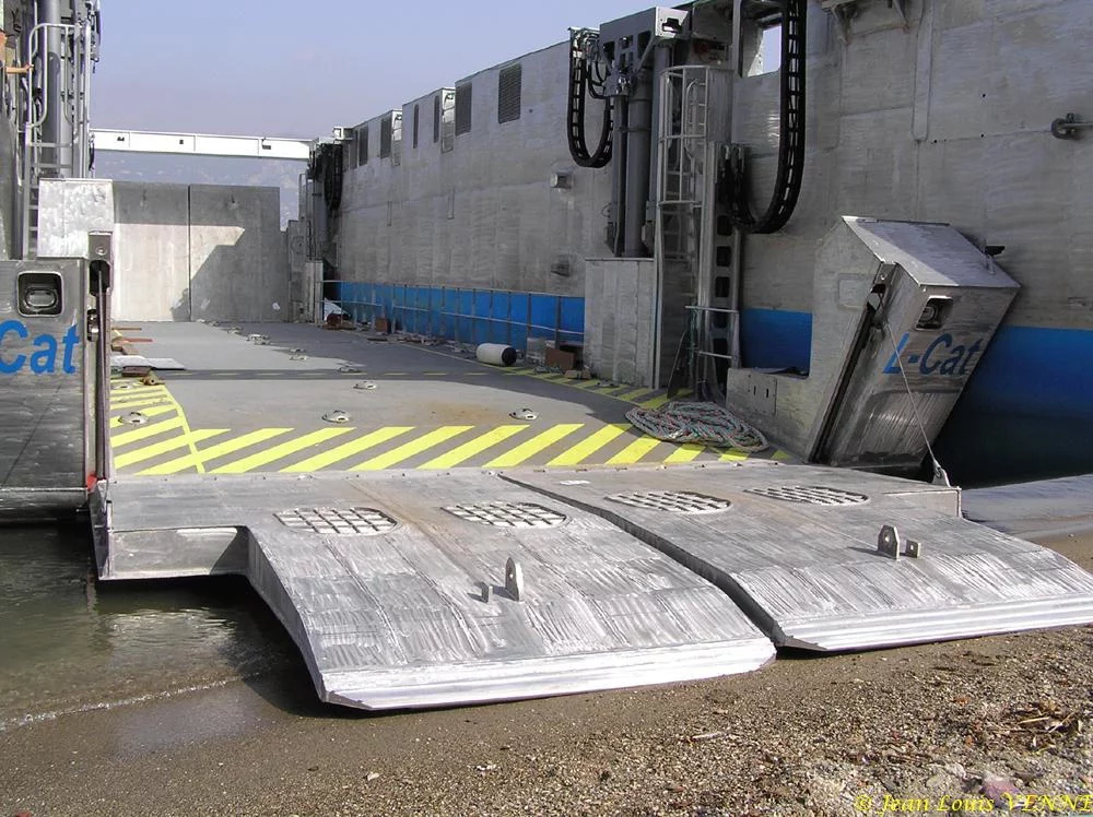 Le nouveau catamaran de débarquement de la CNIM